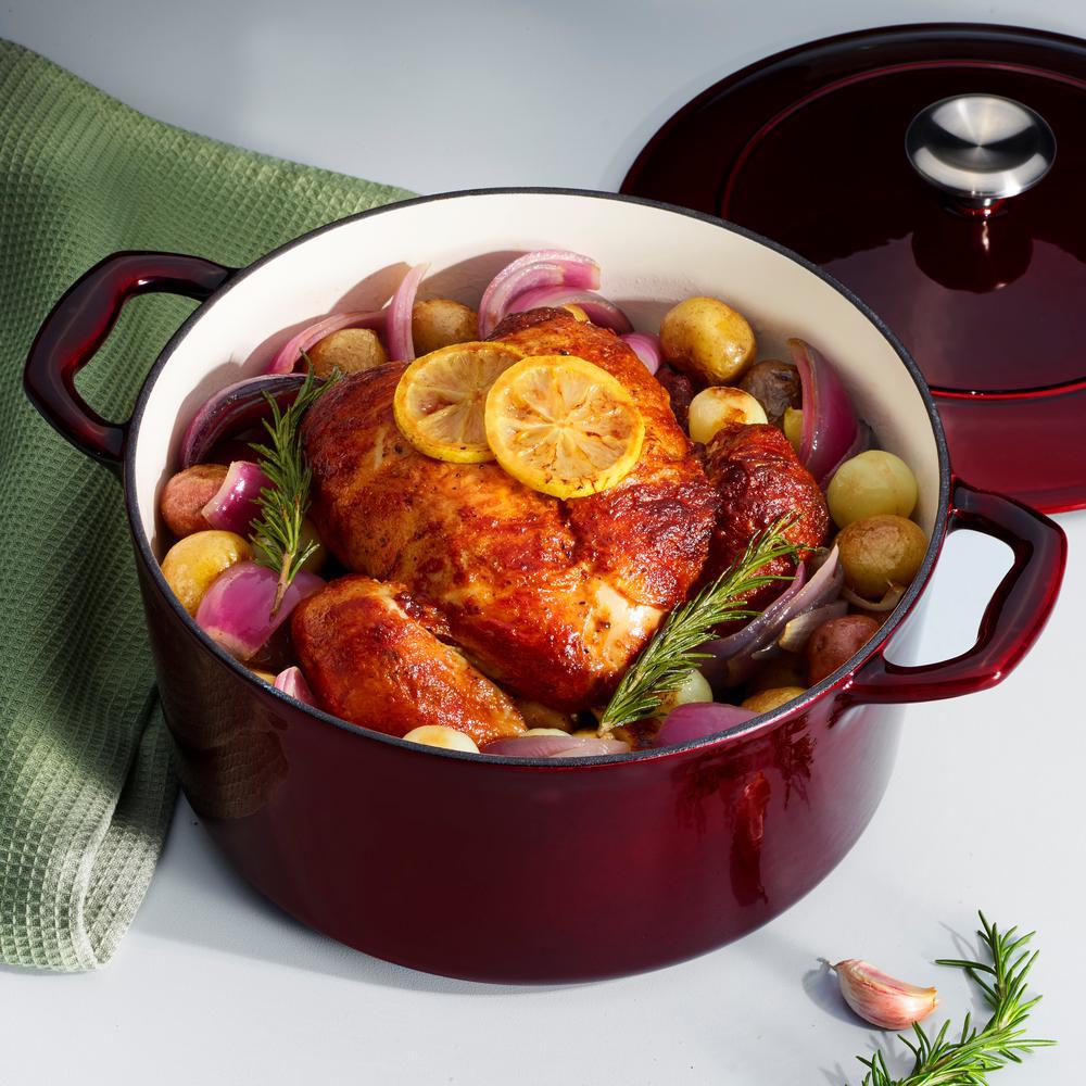 Tramontina Gourmet Enameled Cast Iron 7 Qt. Enameled Cast Iron Oval Dutch Oven; Gradated Red